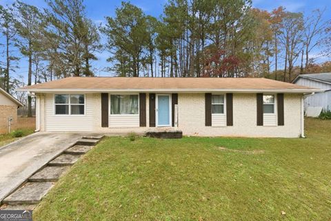 Photo of 1454 Helen Lane SW, Atlanta, GA 30331 (MLS # 10652388)