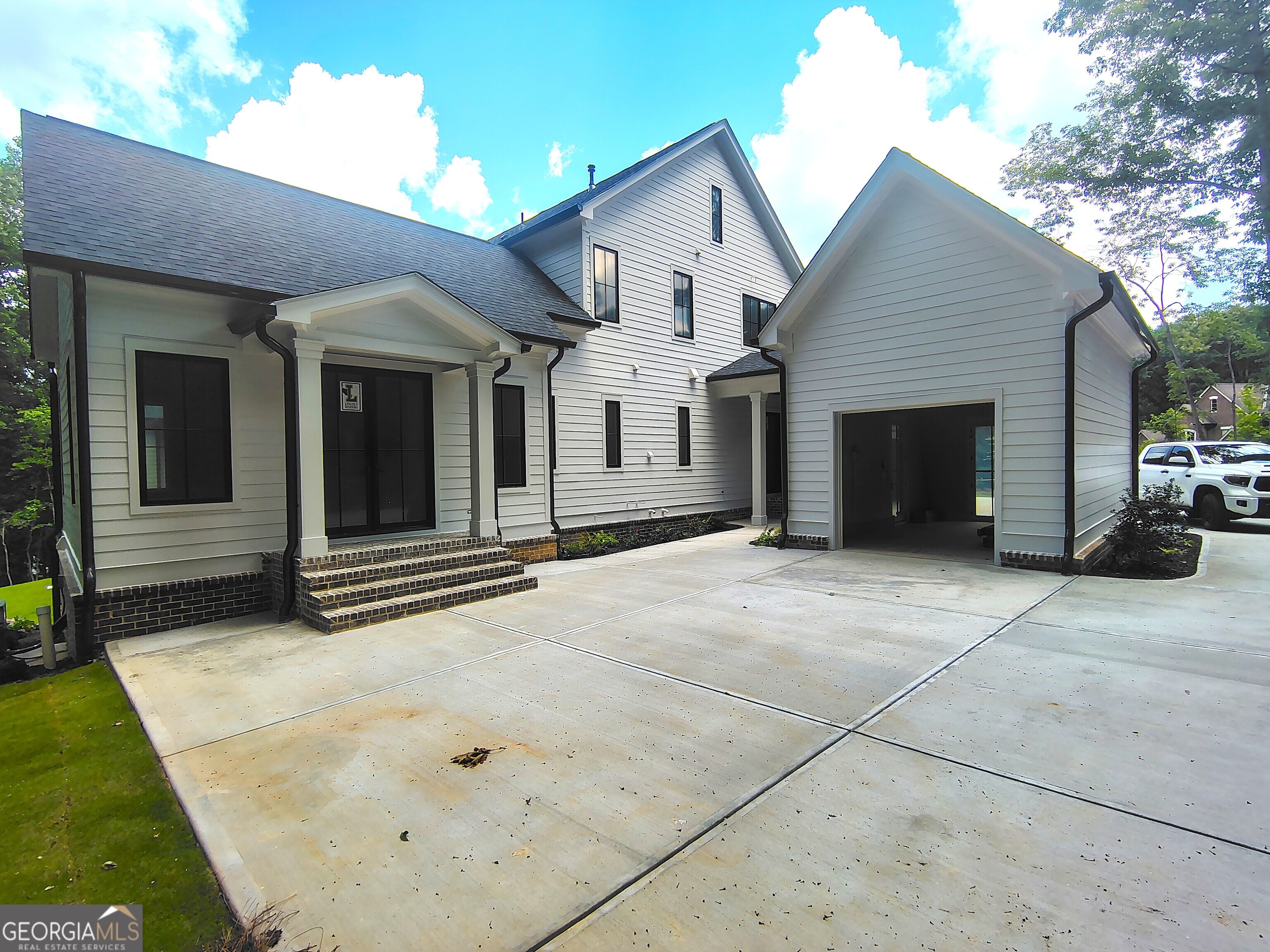 250 Hawks Lake DR