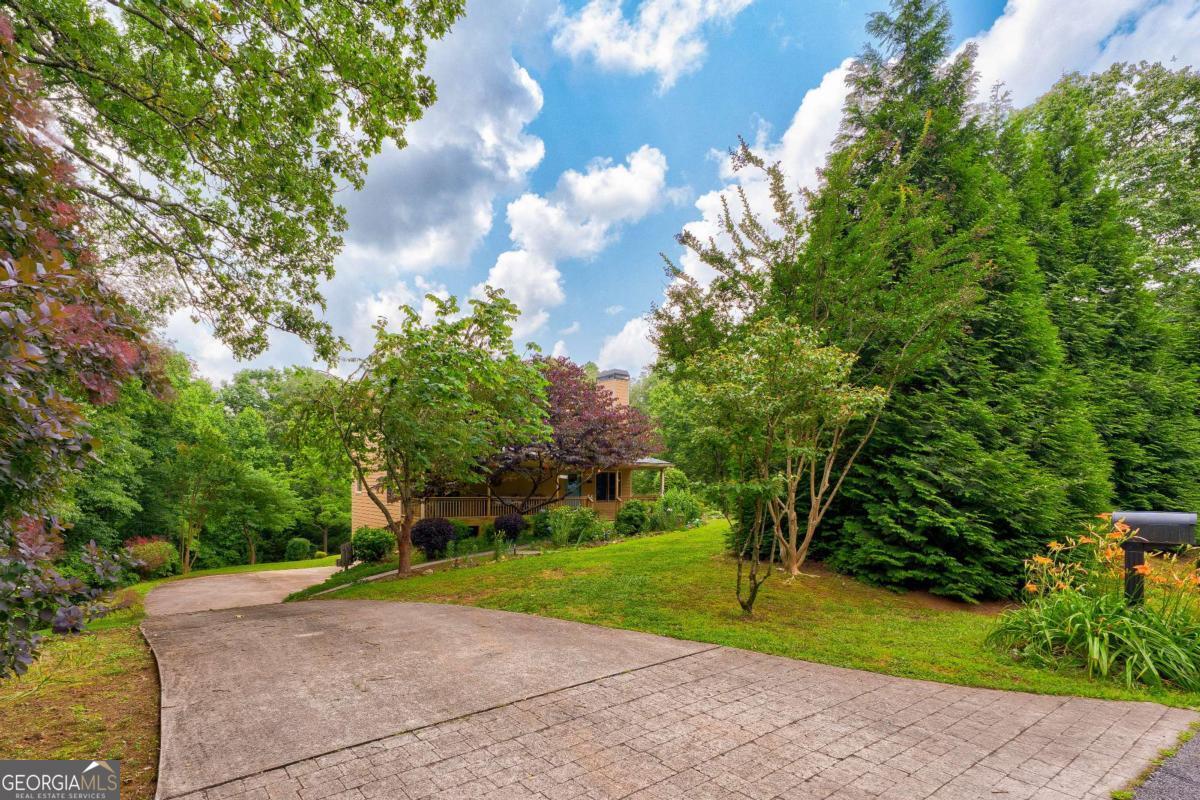 242 Noelle LN