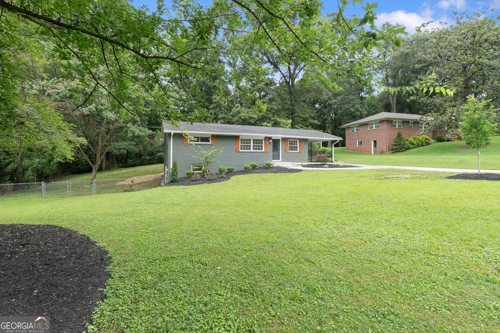 Photo of 2324 Elmwood Circle SE, Atlanta, GA 30339 (MLS # 10791635)