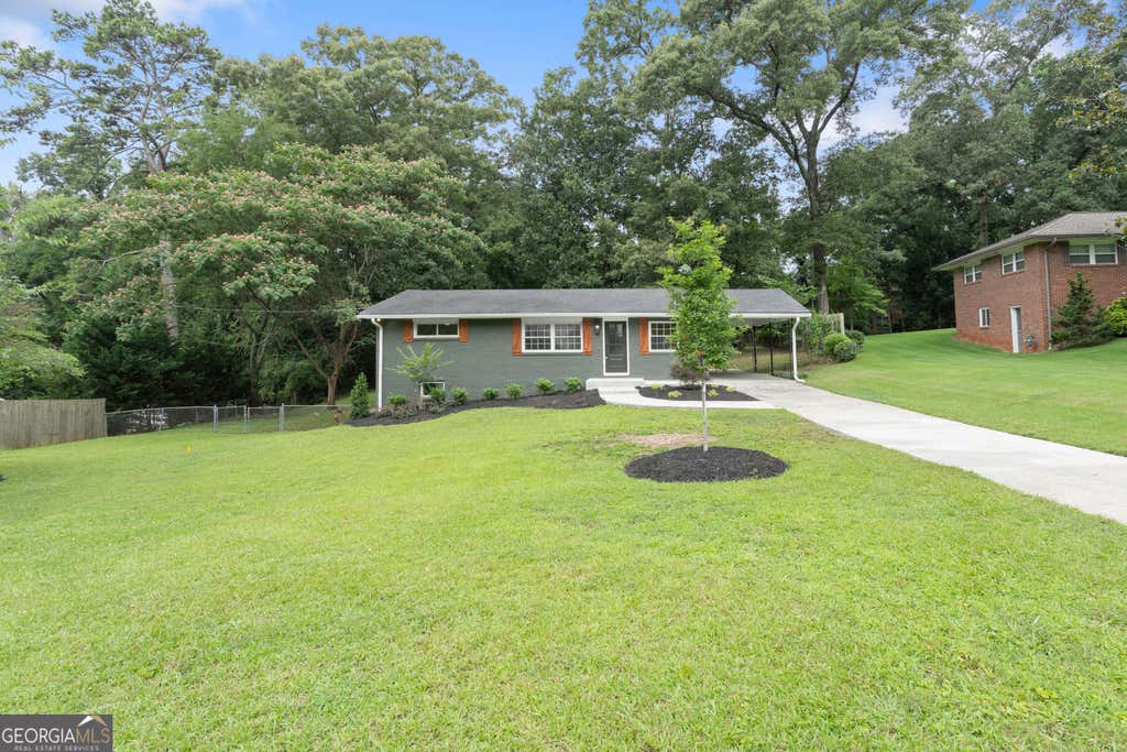 Photo of 2324 Elmwood Circle SE, Atlanta, GA 30339 (MLS # 10791635)