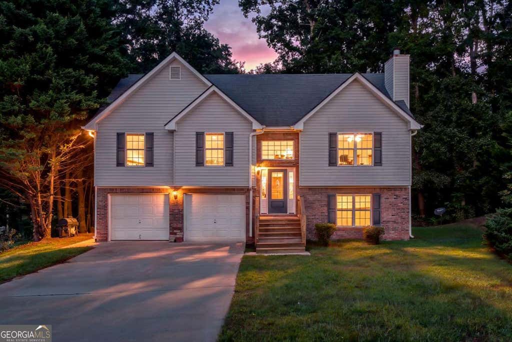 Photo of 4718 Middleboro Lane, Gainesville, GA 30506 (MLS # 10825751)