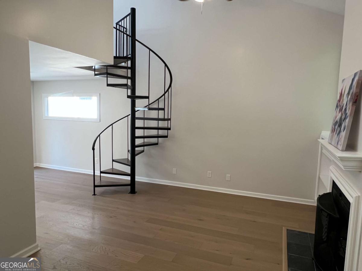 855 Greenwood AVE NE K