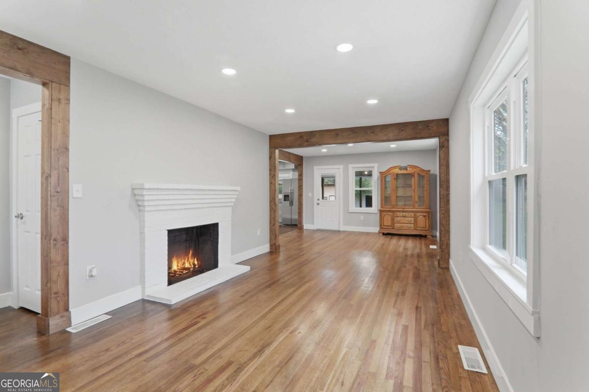 6538 N Sweetwater RD