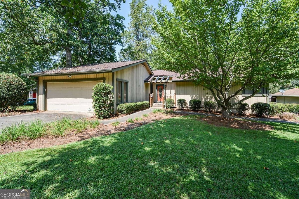 Photo of 6906 Springwood Drive, Douglasville, GA 30135 (MLS # 10840066)
