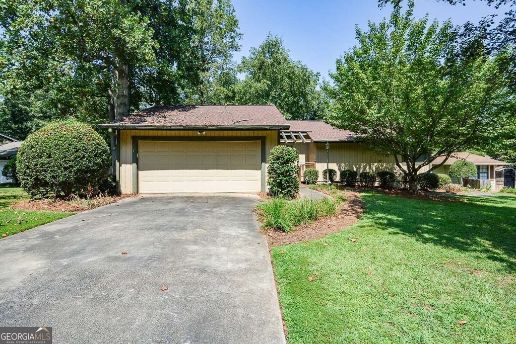 Photo of 6906 Springwood Drive, Douglasville, GA 30135 (MLS # 10840066)