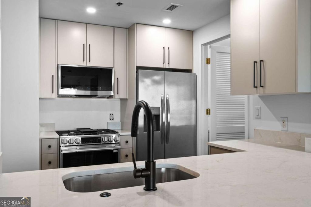 Photo of 3338 Peachtree Road NE #1606, Atlanta, GA 30326 (MLS # 10703225)