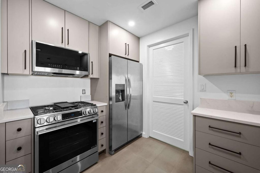 Photo of 3338 Peachtree Road NE #1606, Atlanta, GA 30326 (MLS # 10703225)