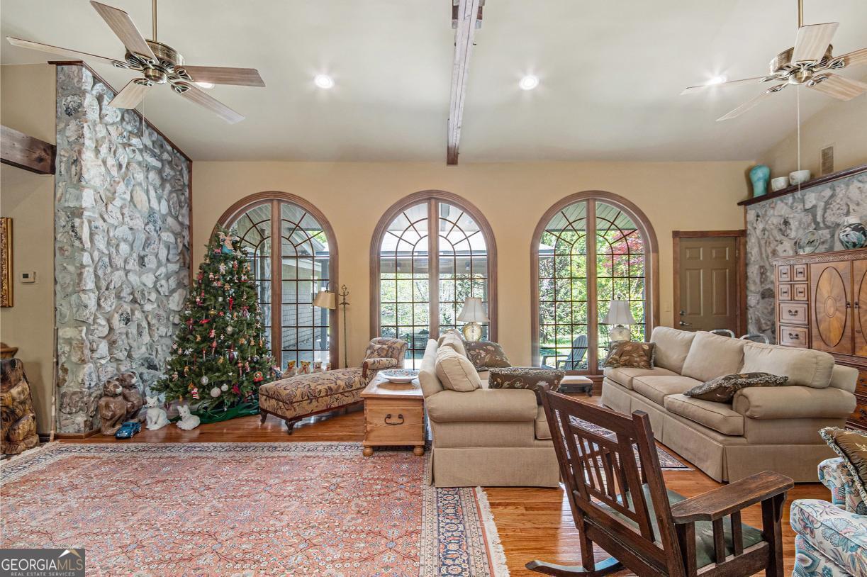 1218 Hightower RD