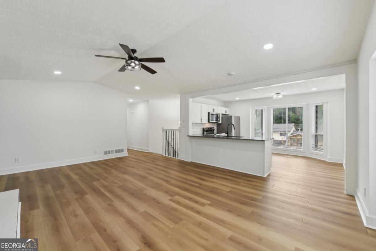 1824 Danielle PL