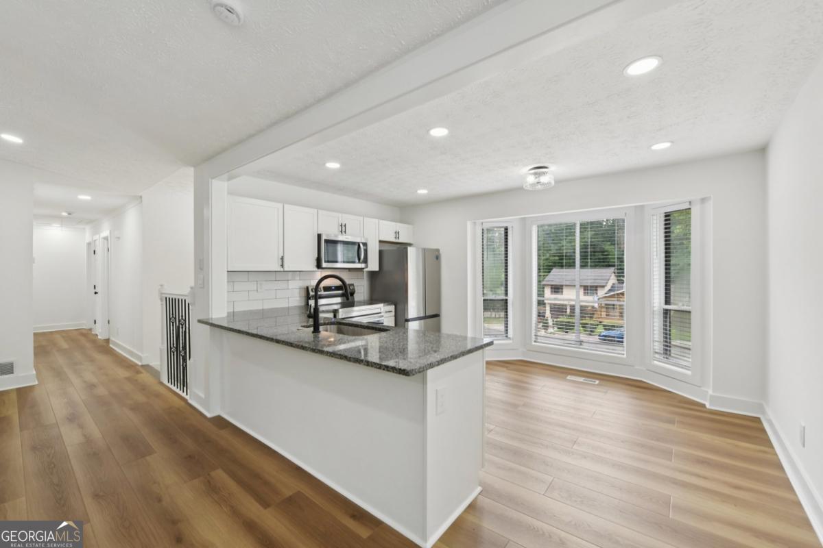 1824 Danielle PL