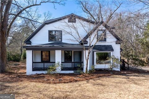 Photo of 2415 Charleston Oaks Lane, Decatur, GA 30030 (MLS # 10689853)