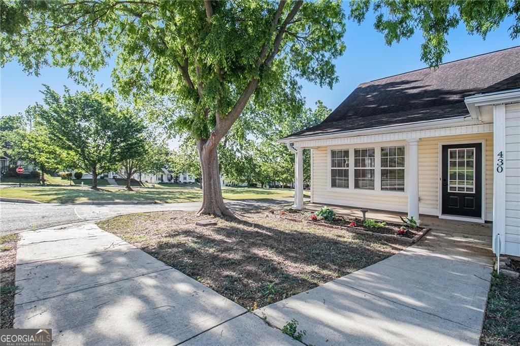 Photo of 430 Fairlawn Drive, Stockbridge, GA 30281 (MLS # 10740538)