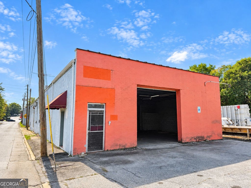 Photo of 300 W Broad Street, Griffin, GA 30223 (MLS # 10873713)
