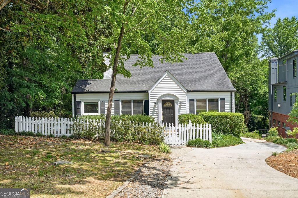 Photo of 138 Mount Paran Road NE, Atlanta, GA 30342 (MLS # 10770098)