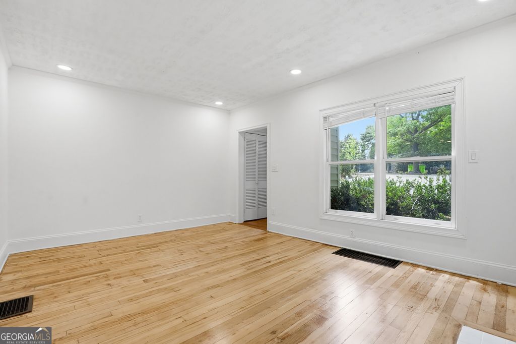 Photo of 138 Mount Paran Road NE, Atlanta, GA 30342 (MLS # 10770098)