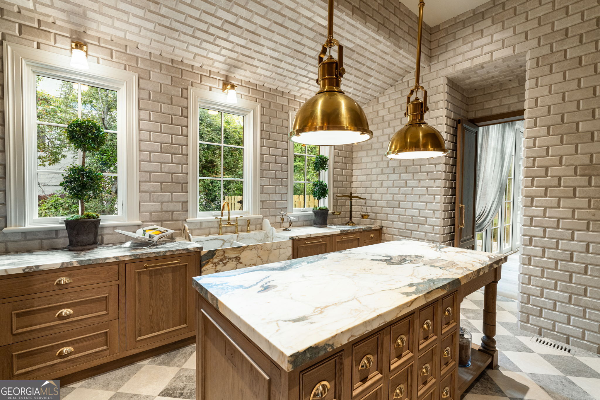 Tuxedo Park - Residential