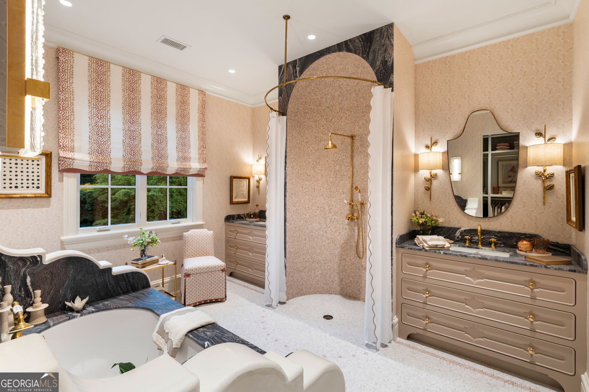 Tuxedo Park - Residential