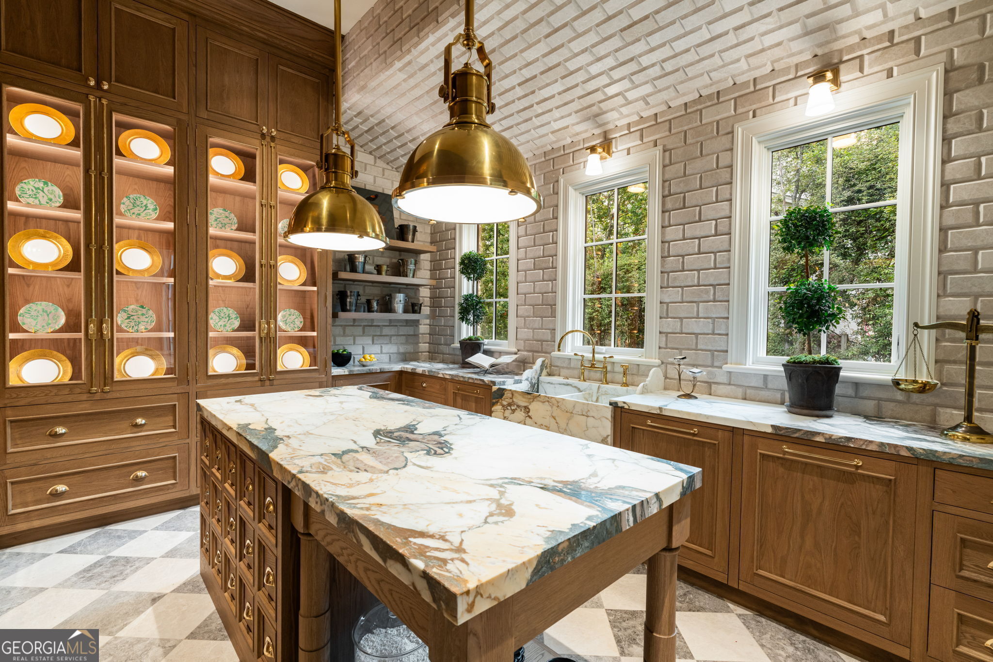 Tuxedo Park - Residential