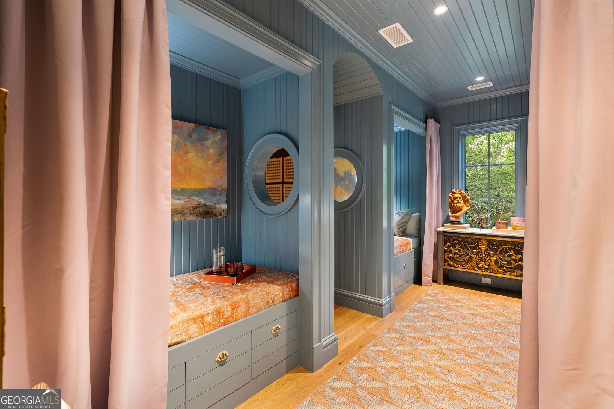 Tuxedo Park - Residential