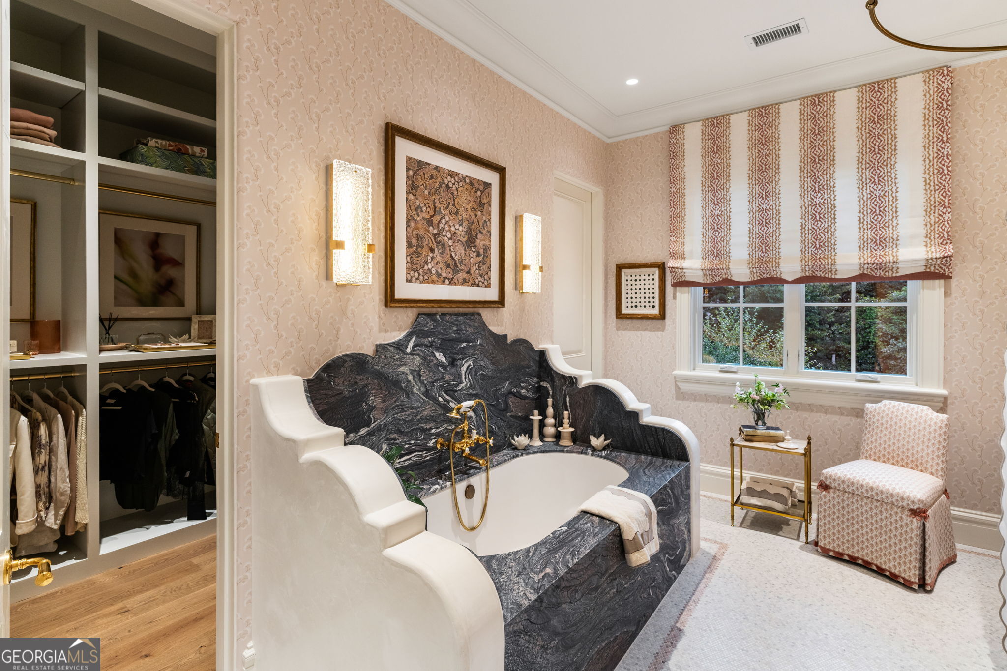 Tuxedo Park - Residential