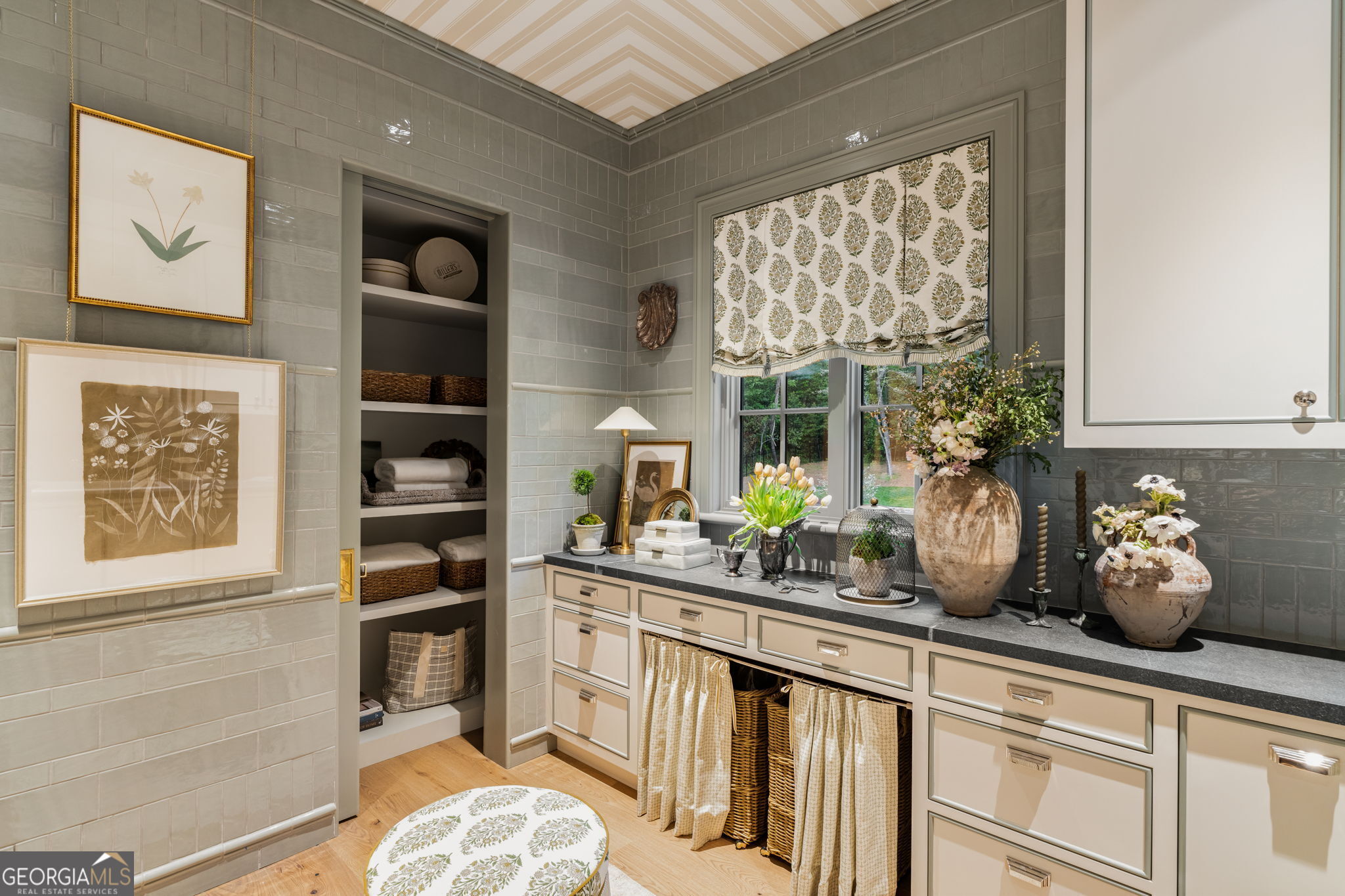 Tuxedo Park - Residential