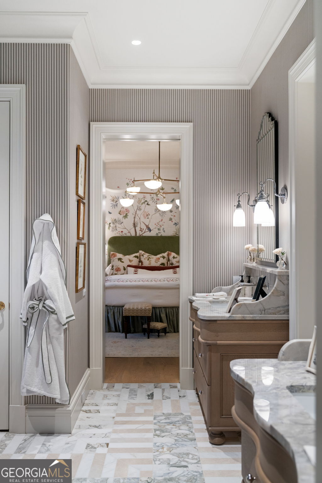 Tuxedo Park - Residential
