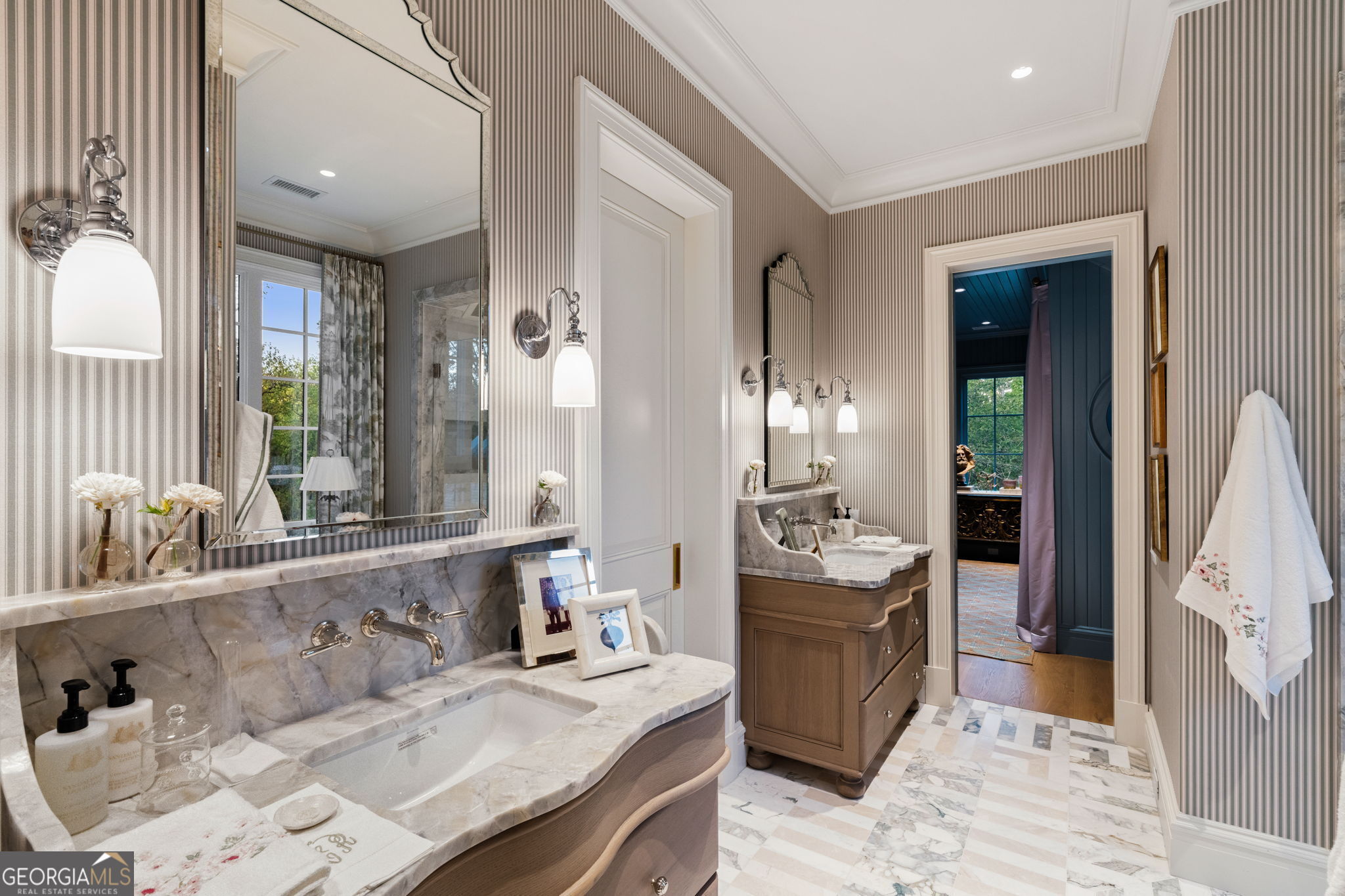 Tuxedo Park - Residential