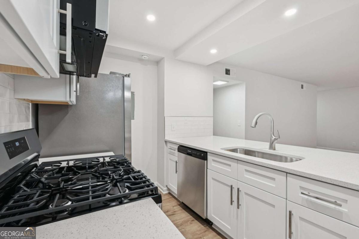 HENDERSON PLACE - Residential