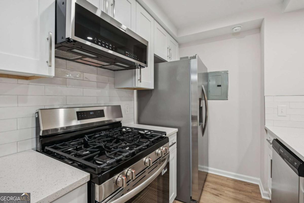 HENDERSON PLACE - Residential