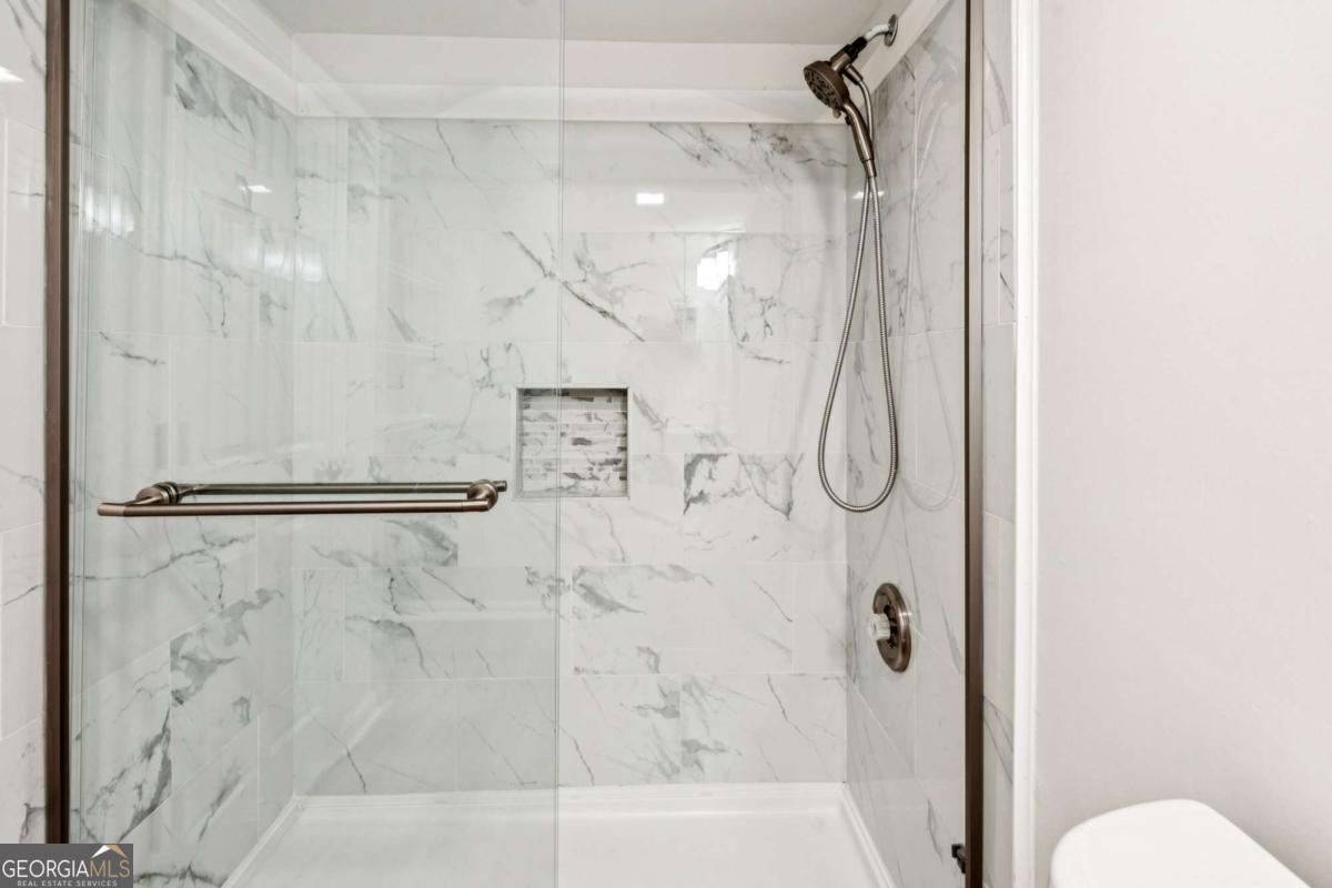 HENDERSON PLACE - Residential