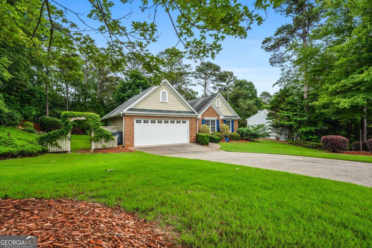 3770 Wake Robin WAY