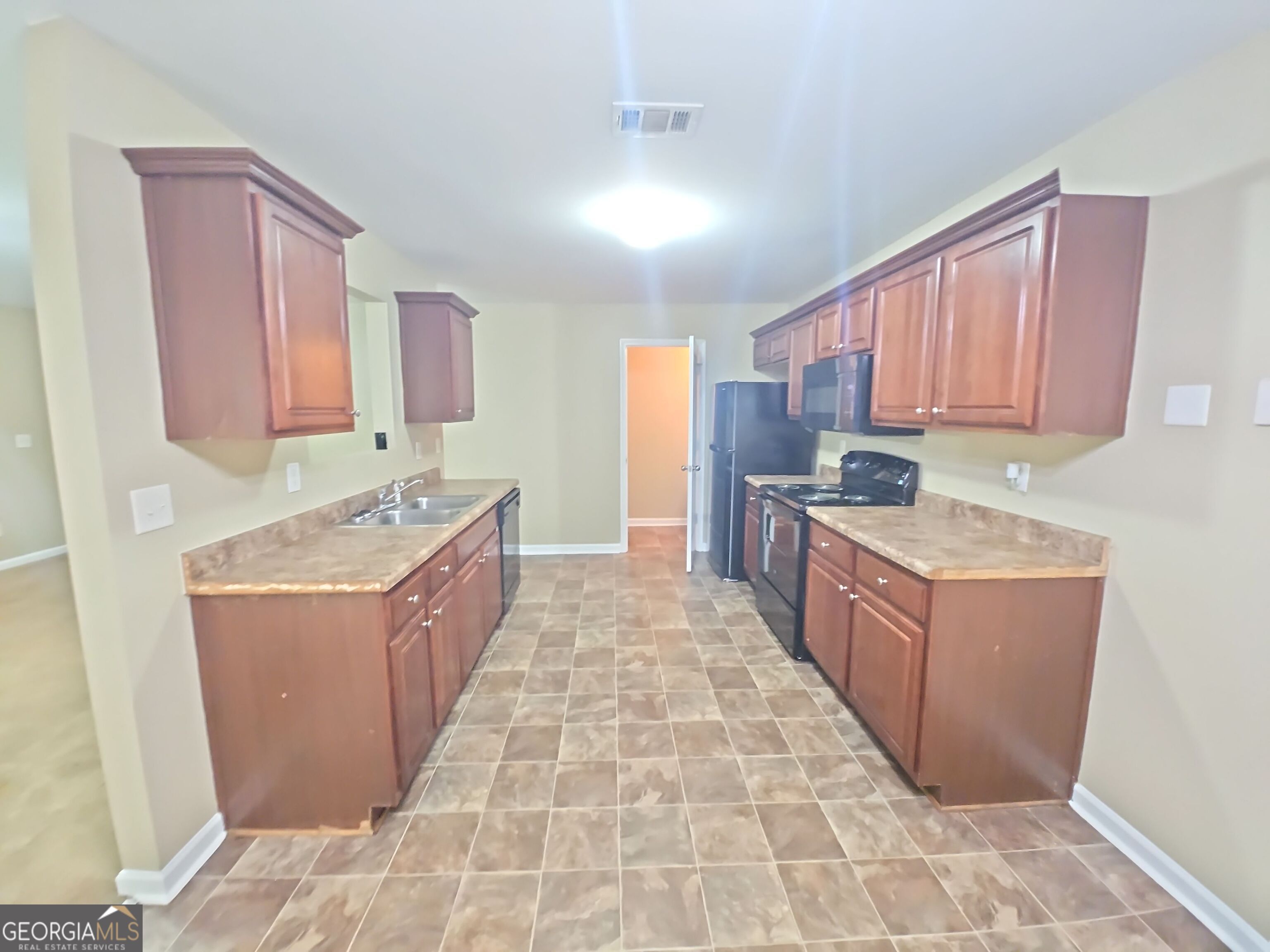 1098 McConaughy CT