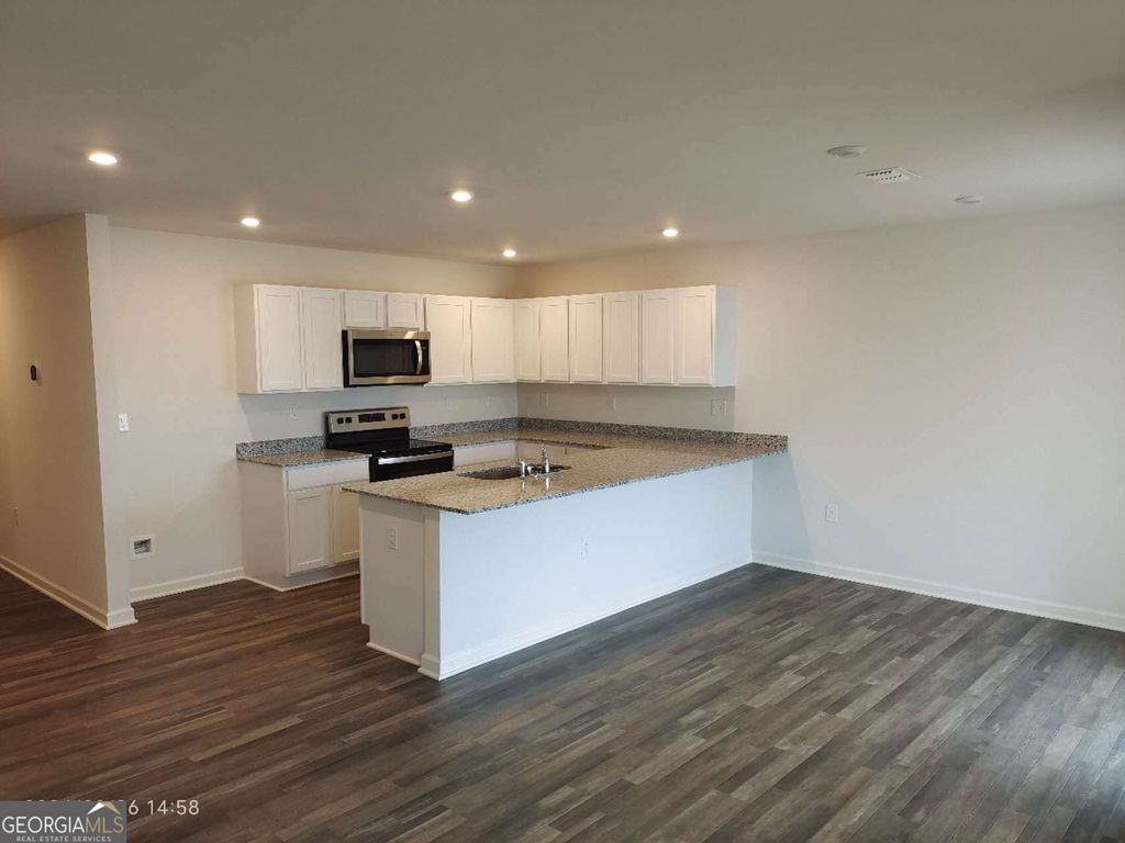 Photo of 556 Pemberton St, Euharlee, GA 30145 (MLS # 10754686)