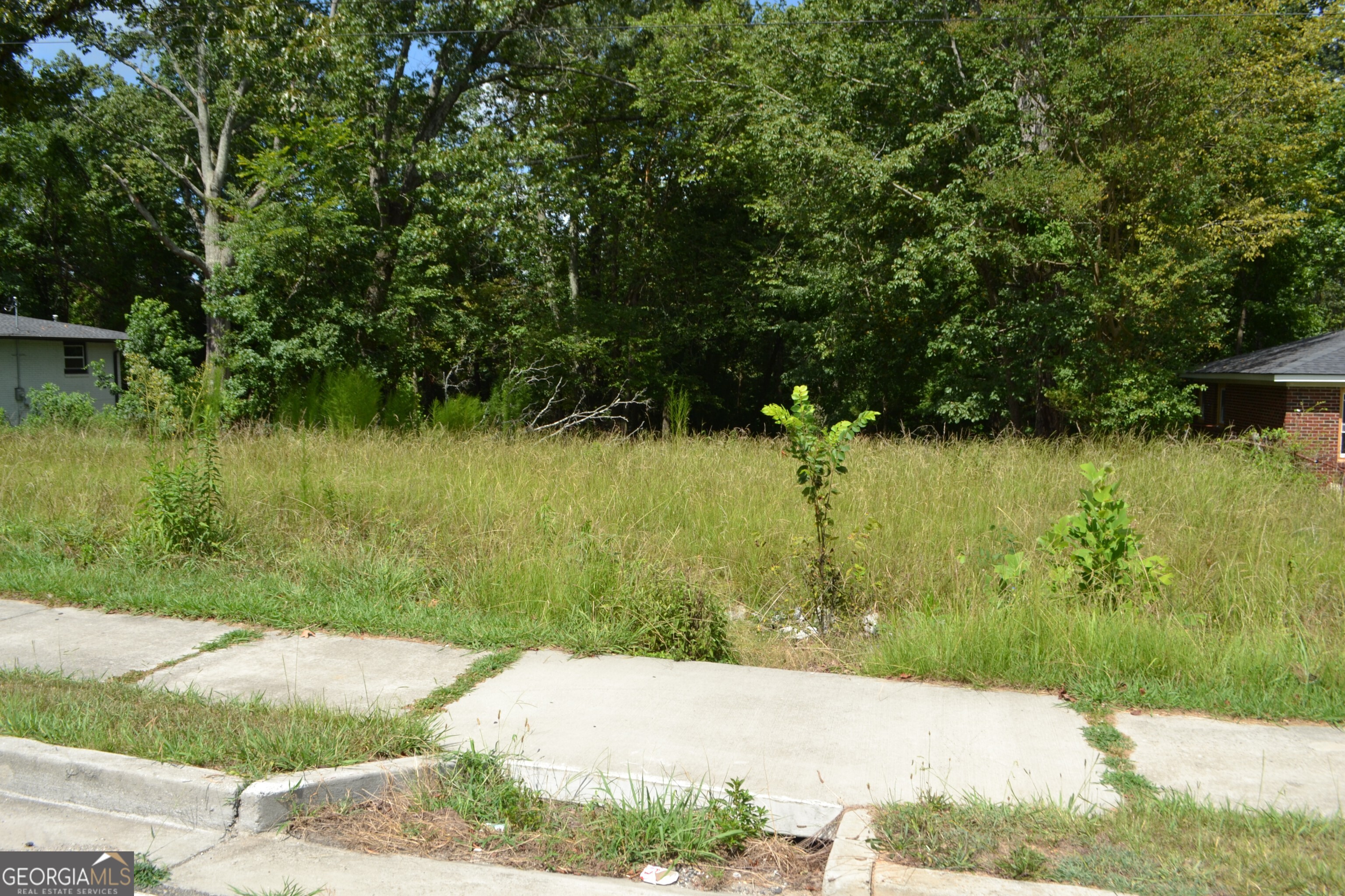 GREAT LOCATION AND LOTS OF POTENTIAL! RESIDENTAL LOT WITH APPROXIMATELY 90 FEET OF ROAD FRONTAGE. THE POSSIBILITIES ARE ENDLESS ON THIS .3826 ACRES OF LAND. ALL UTILITIES ARE AVAILABLE TO THE PROPERTY. CLOSE PROXIMITY TO ARBOR PLACE MALL, RESTAURANTS AND INTERSTATE.