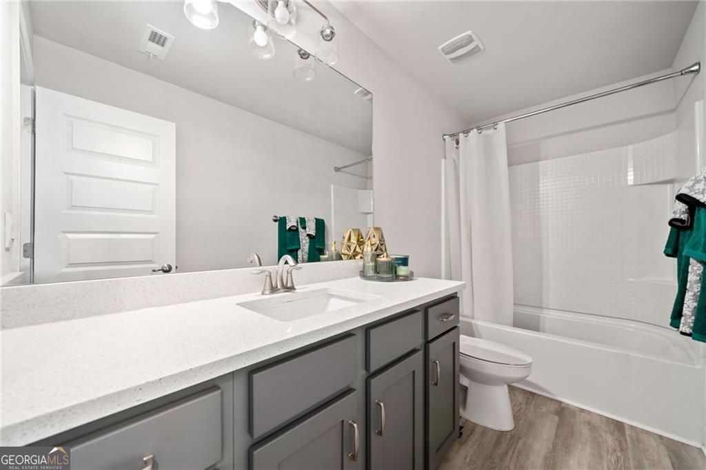 Dawsonville, Georgia 30534, United States, 5 Bedrooms Bedrooms, ,4 BathroomsBathrooms,Residential,Active,140868