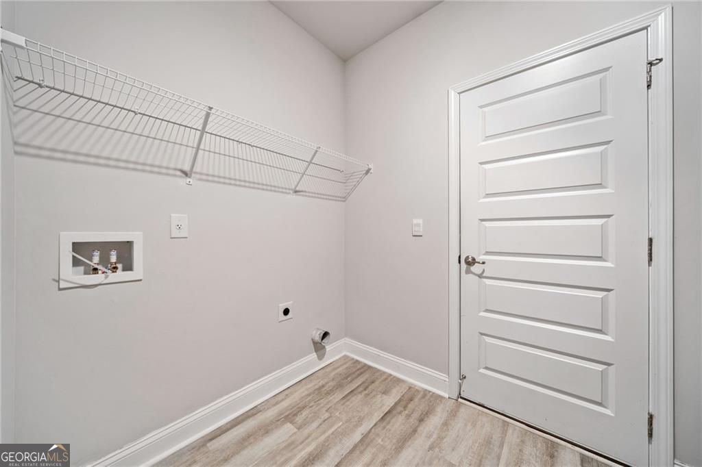 Dawsonville, Georgia 30534, United States, 5 Bedrooms Bedrooms, ,4 BathroomsBathrooms,Residential,Active,140868