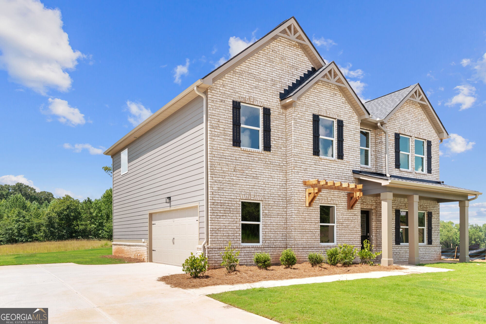 8236 Riverchase DR