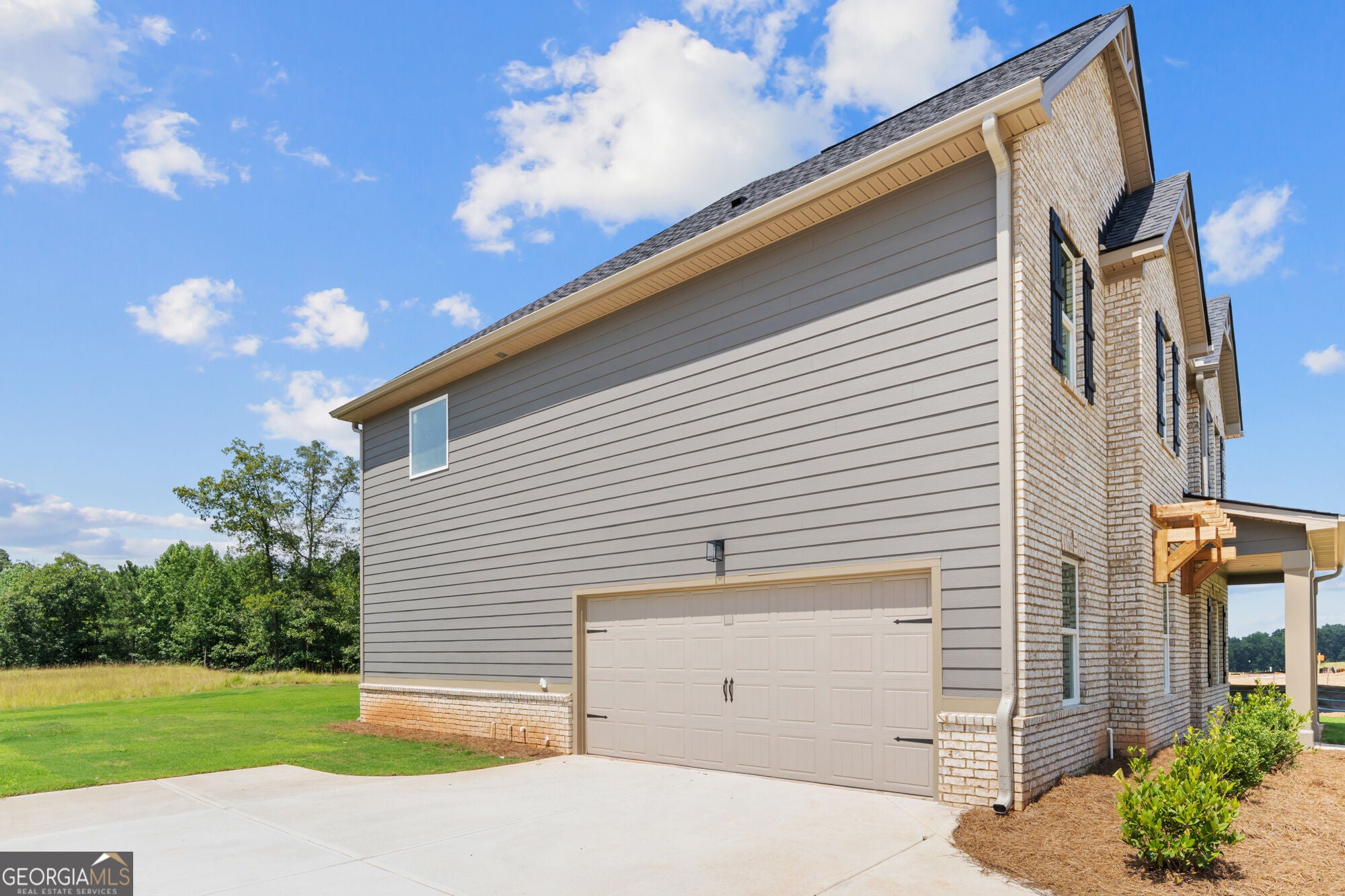 8236 Riverchase DR