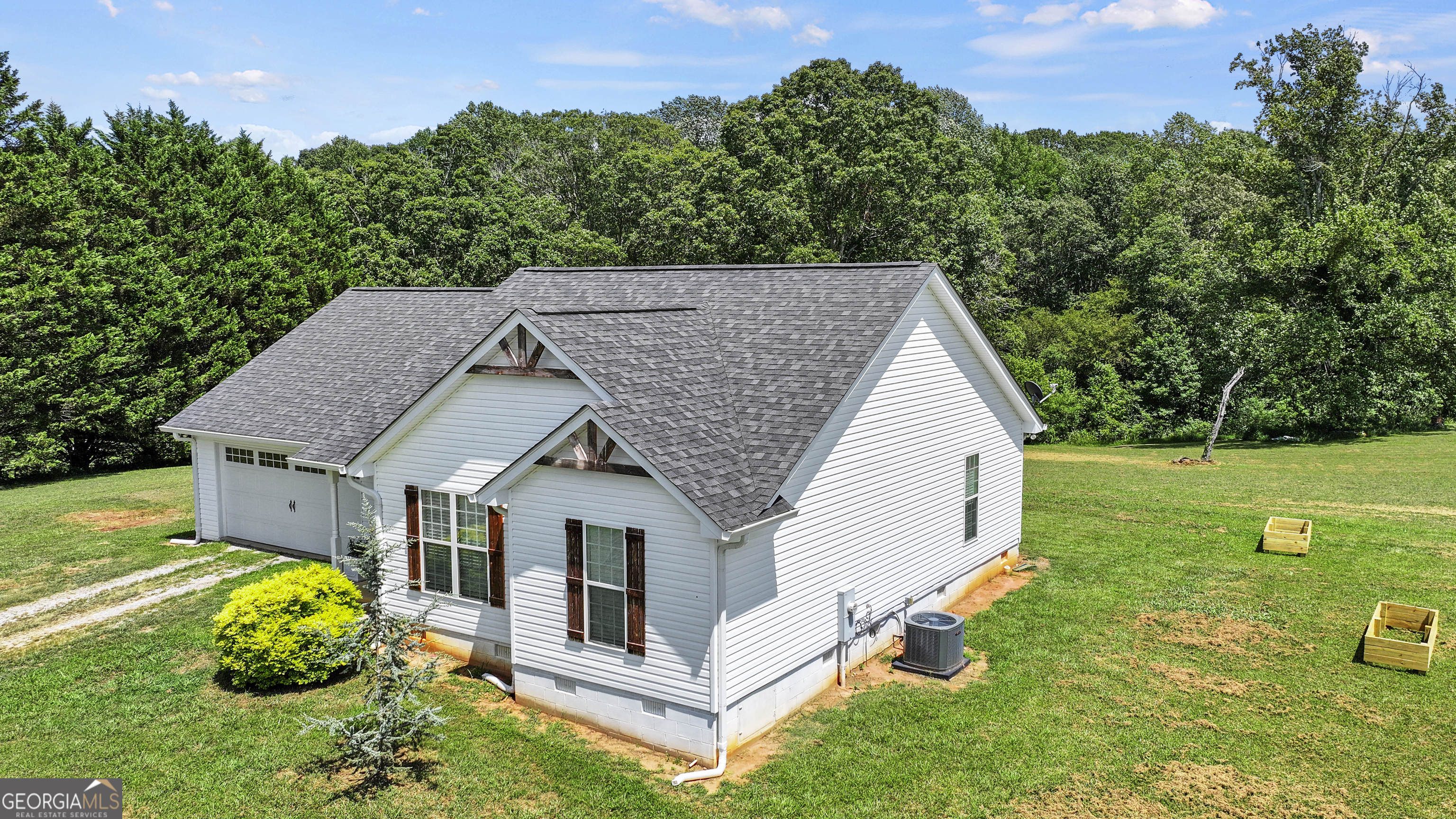 640 Collins RD