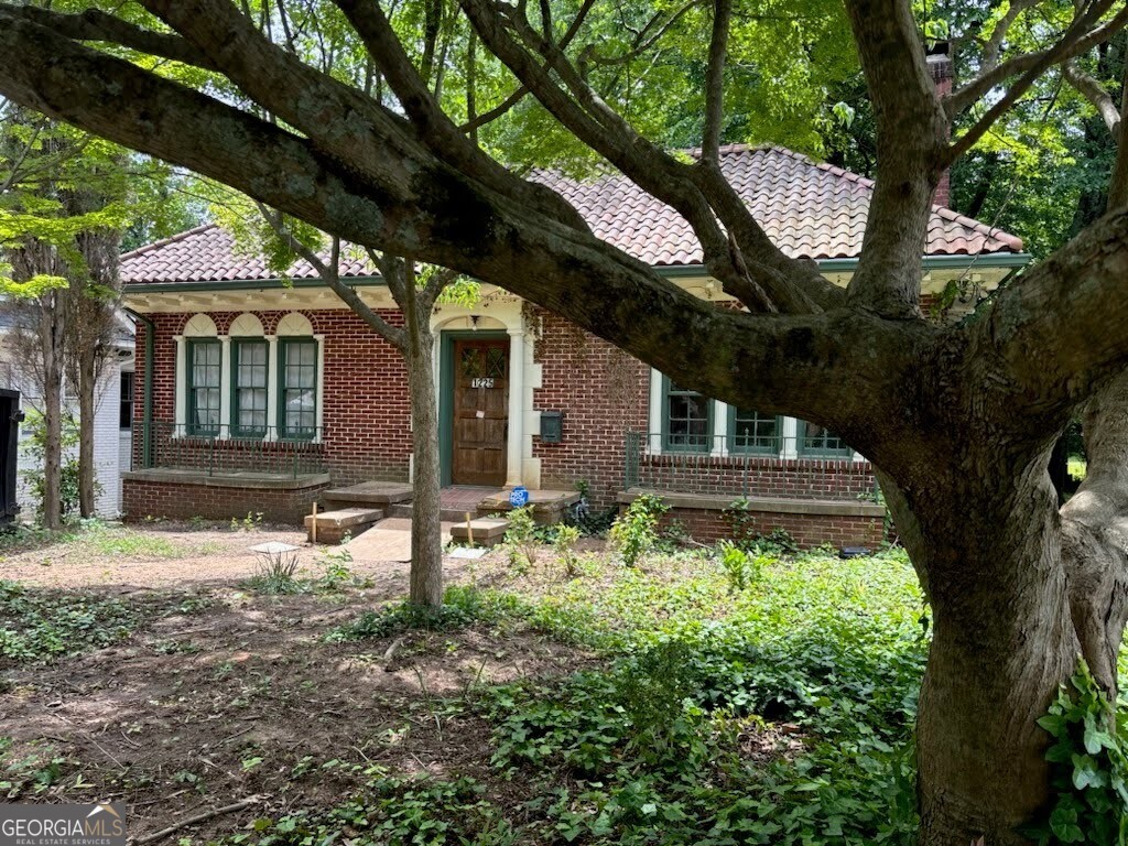 1225 Cameron CT NE
