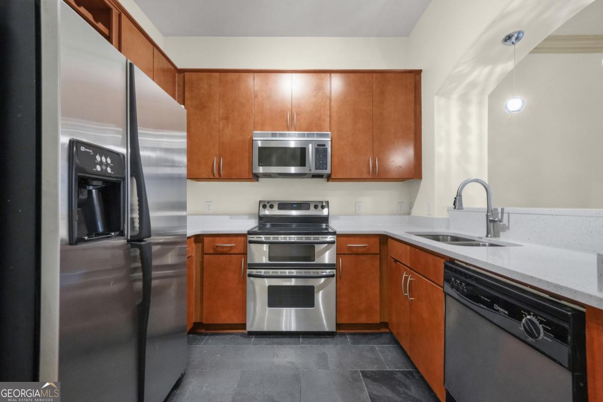 3445 Stratford RD NE 305