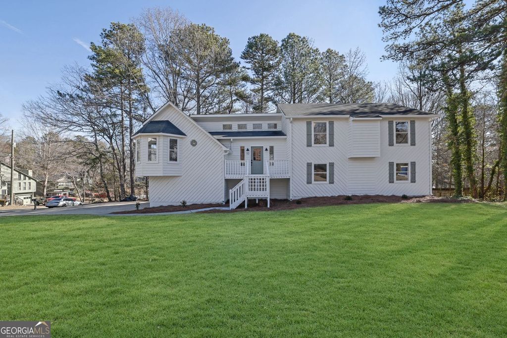 Photo of 10 Bramblewood Place SW, Cartersville, GA 30120 (MLS # 10676986)