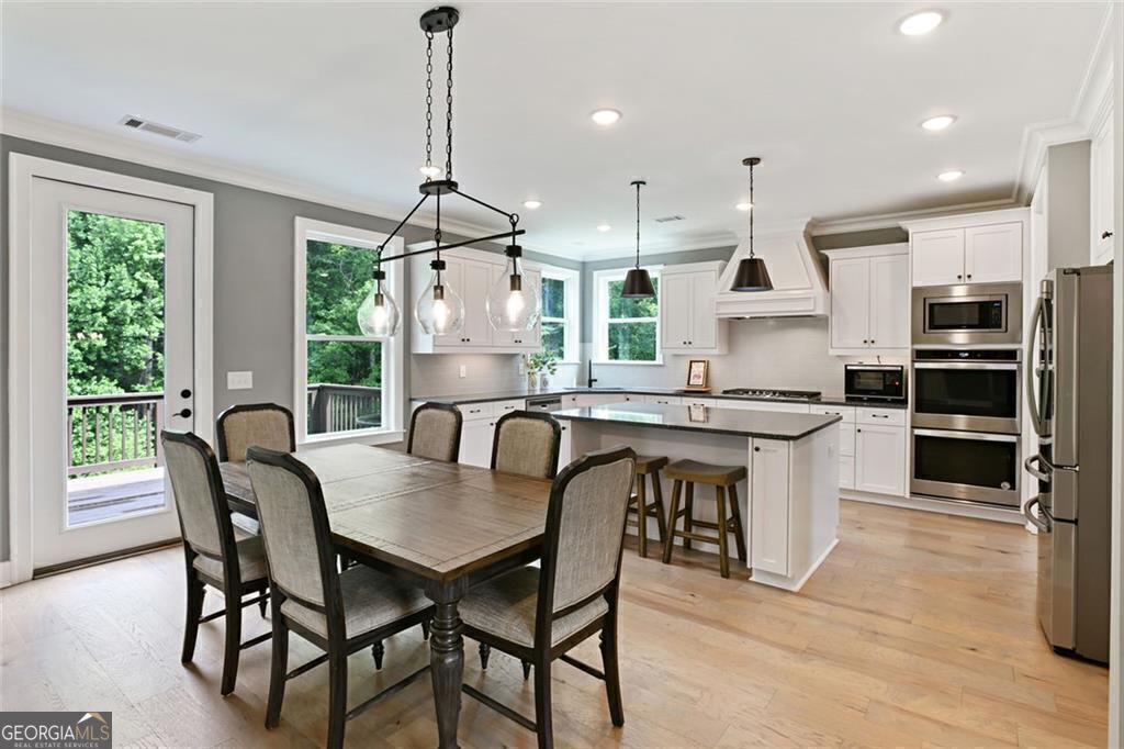 3525 Montebello PKWY