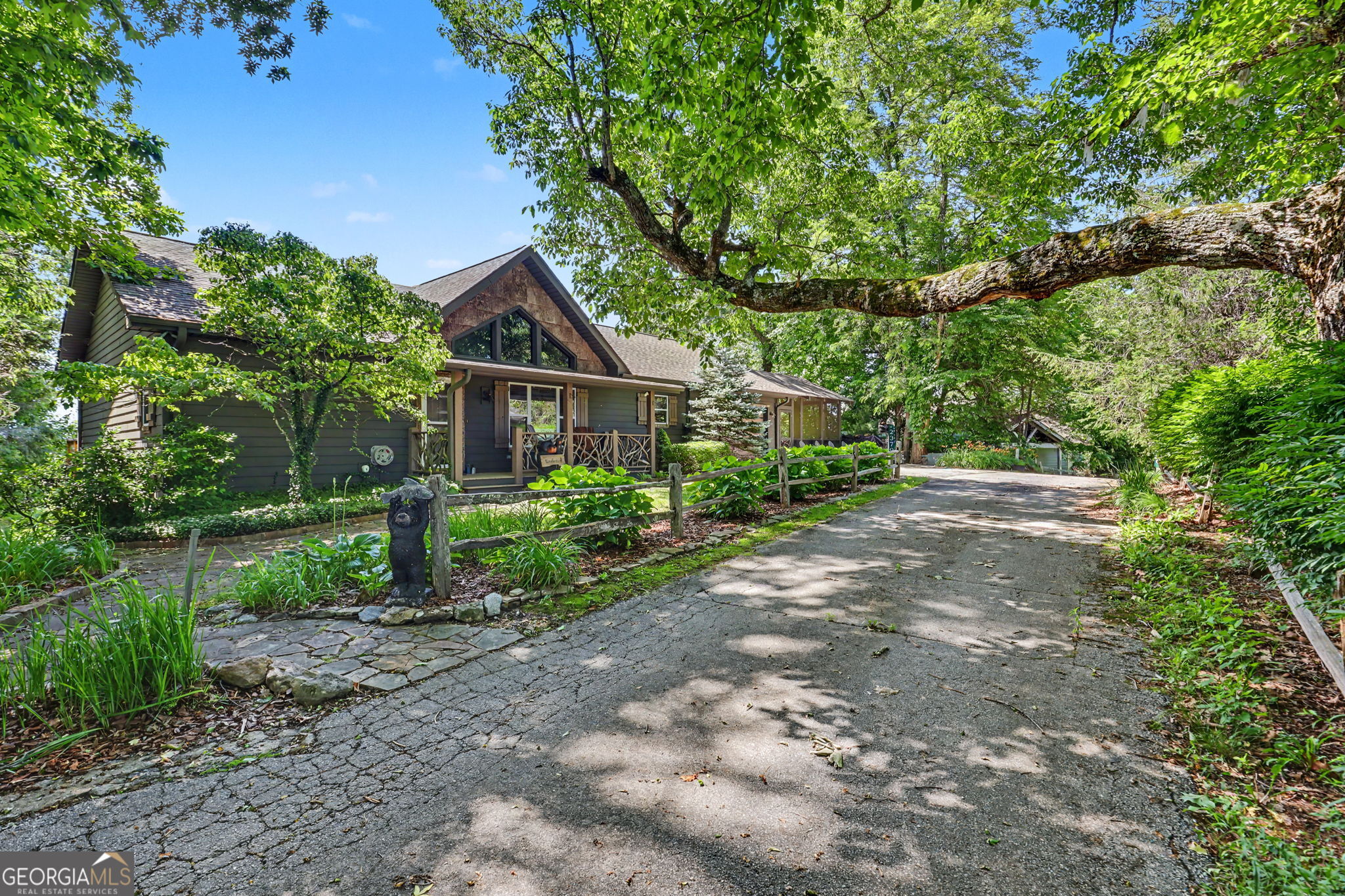 2379 Ridgepole DR