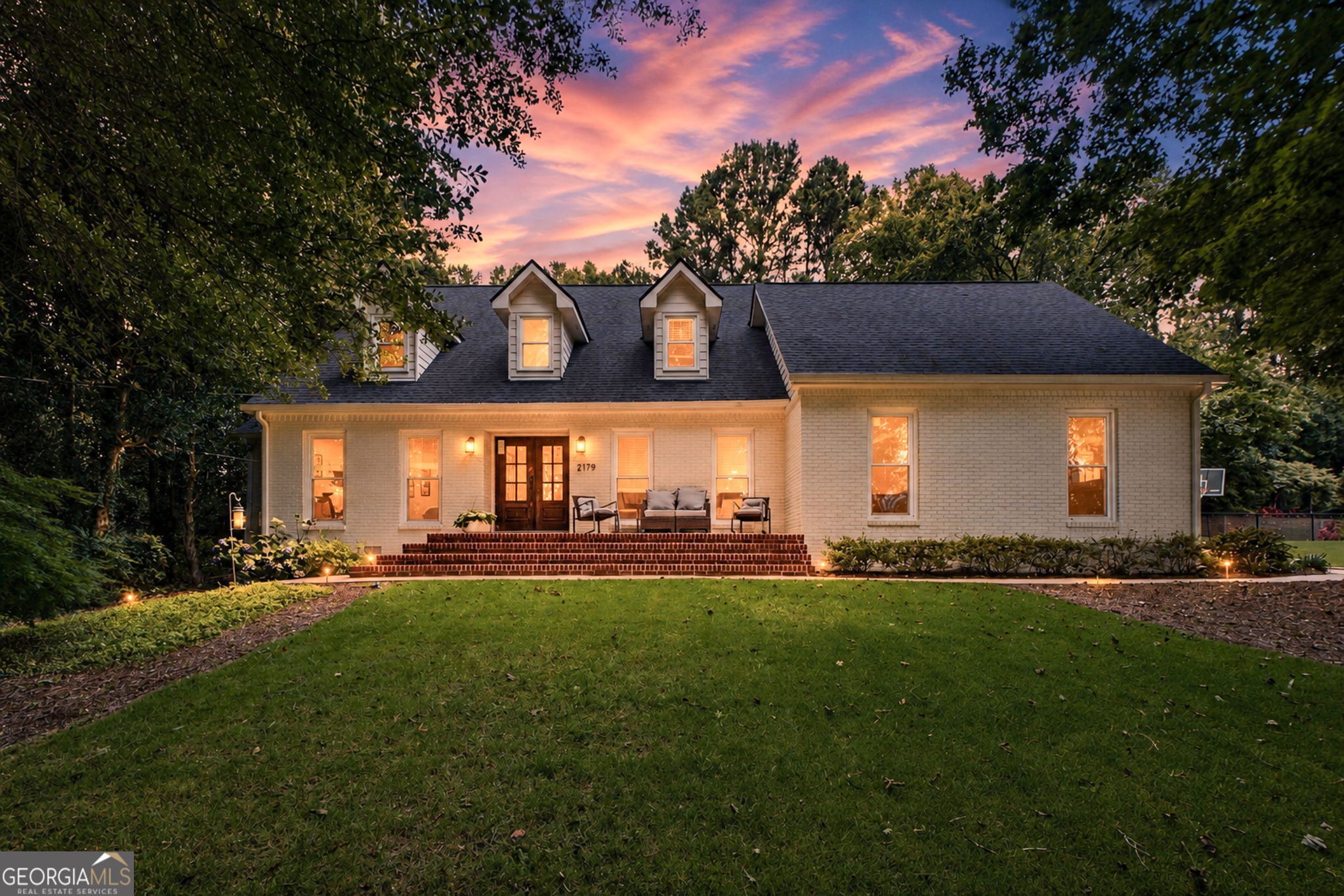 2179 Emerald DR