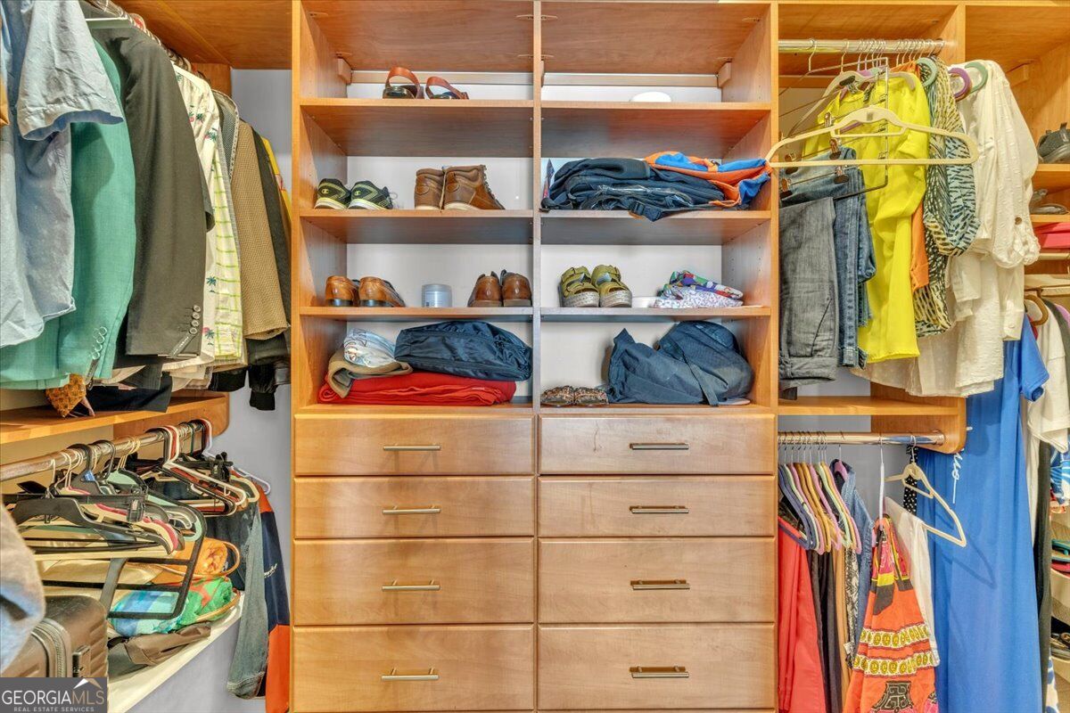 711 Cosmopolitan DR NE 403