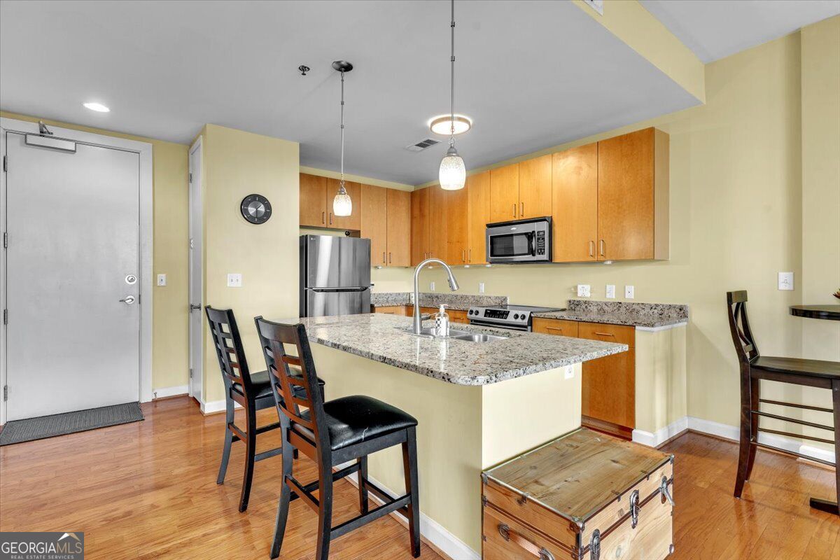 711 Cosmopolitan DR NE 403