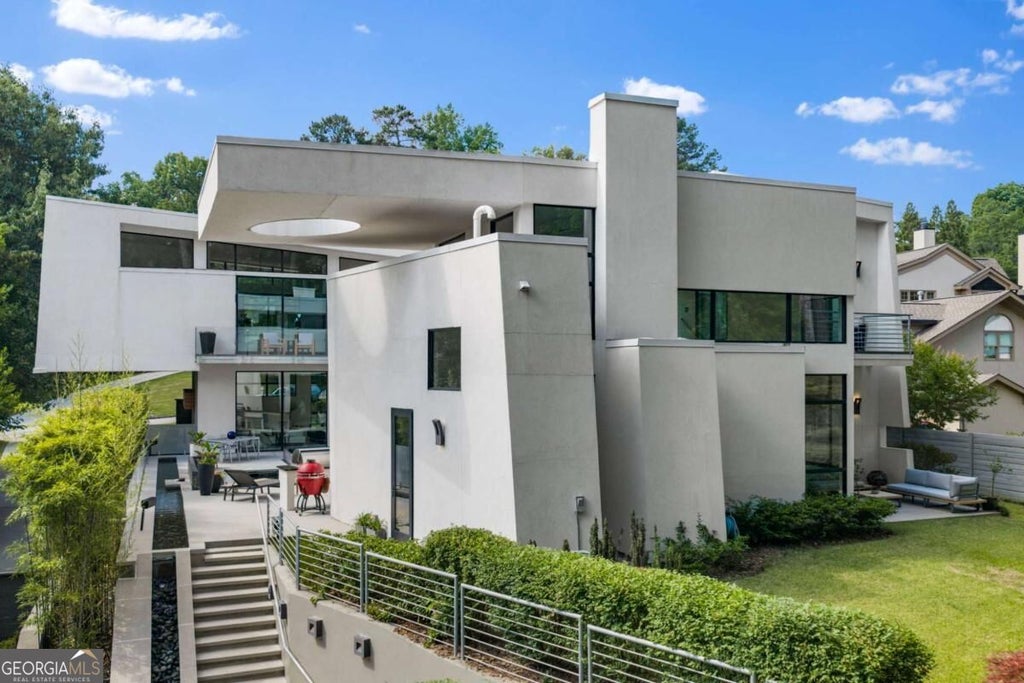 Photo of 937 Berkshire Road NE, Atlanta, GA 30324 (MLS # 10854552)