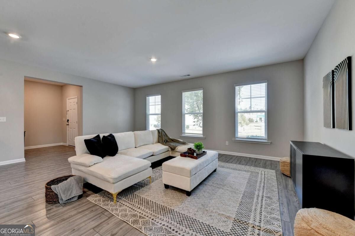 4355 Magpie DR